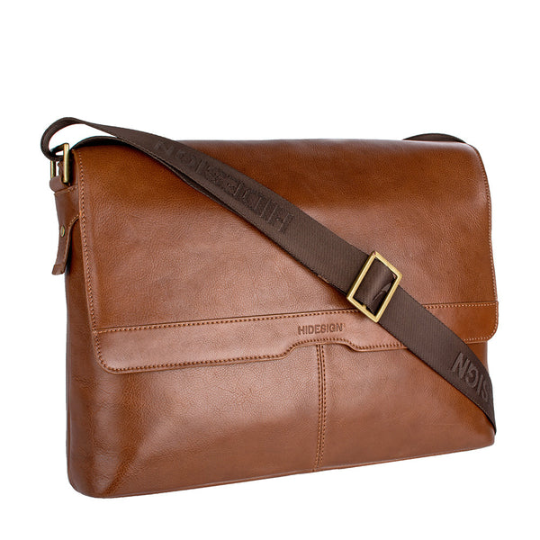 Helvellyn Medium Leather Messenger